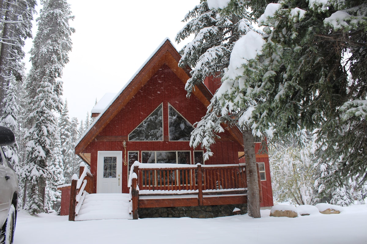 Murphy 's Cabin Retreat @ Penticton ， Apex