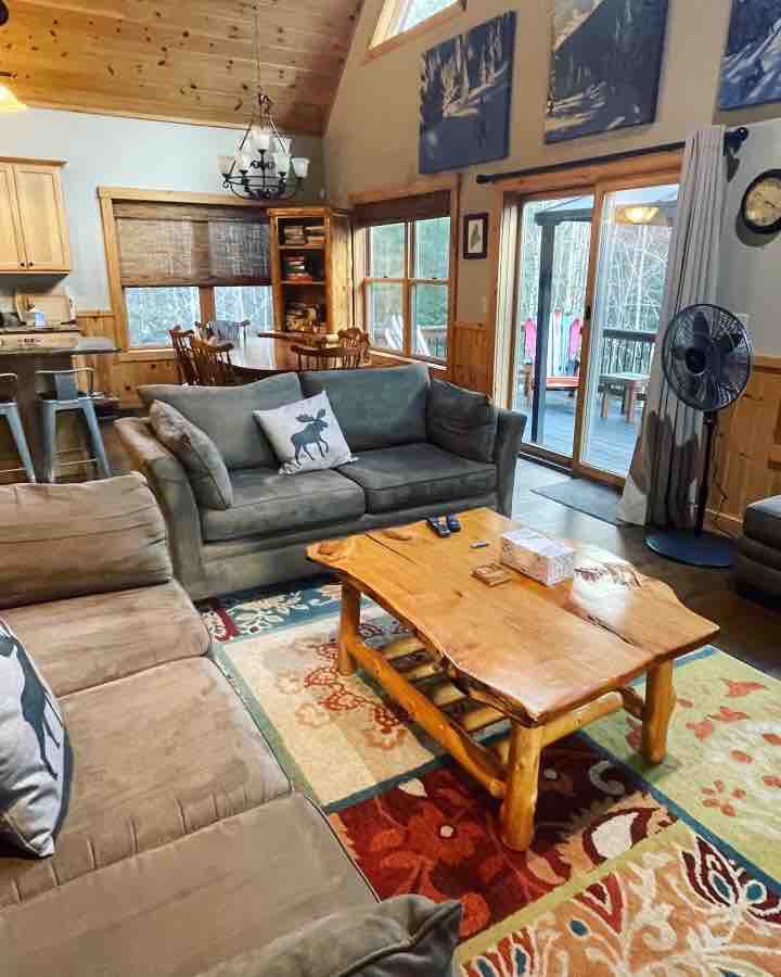 4bdrm Chalet-close to downtown & outdoor adventure