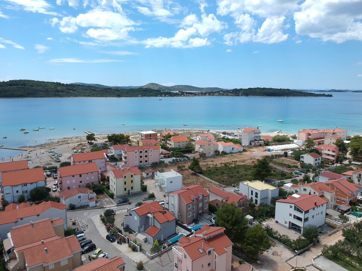 Ljiliana apartment on the beach