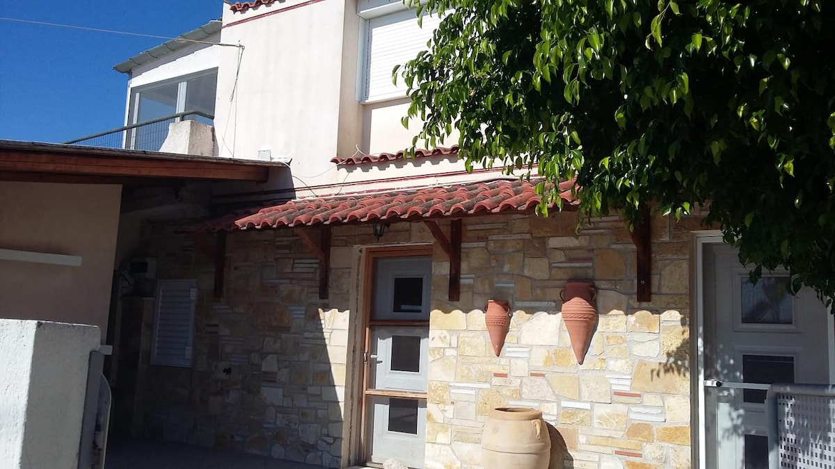 靠近Poros、Epidavros、Nafplio的舒适复式公寓