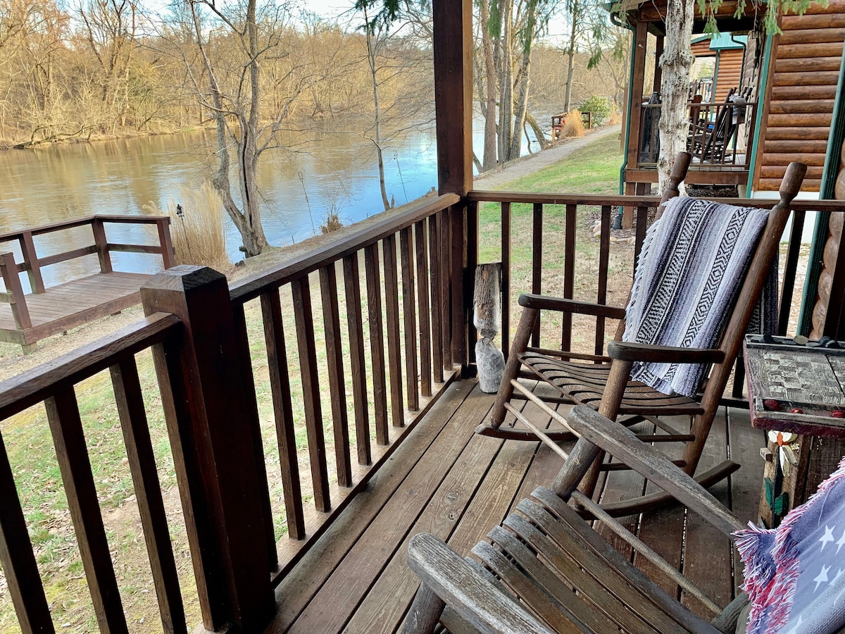 The American Cabin at Meredith Valley Farm/Cabins