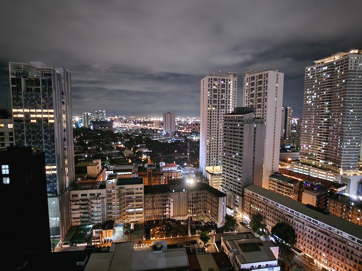 Cosy Studio w/Balcony Sauna Gym Pool nr Greenbelt