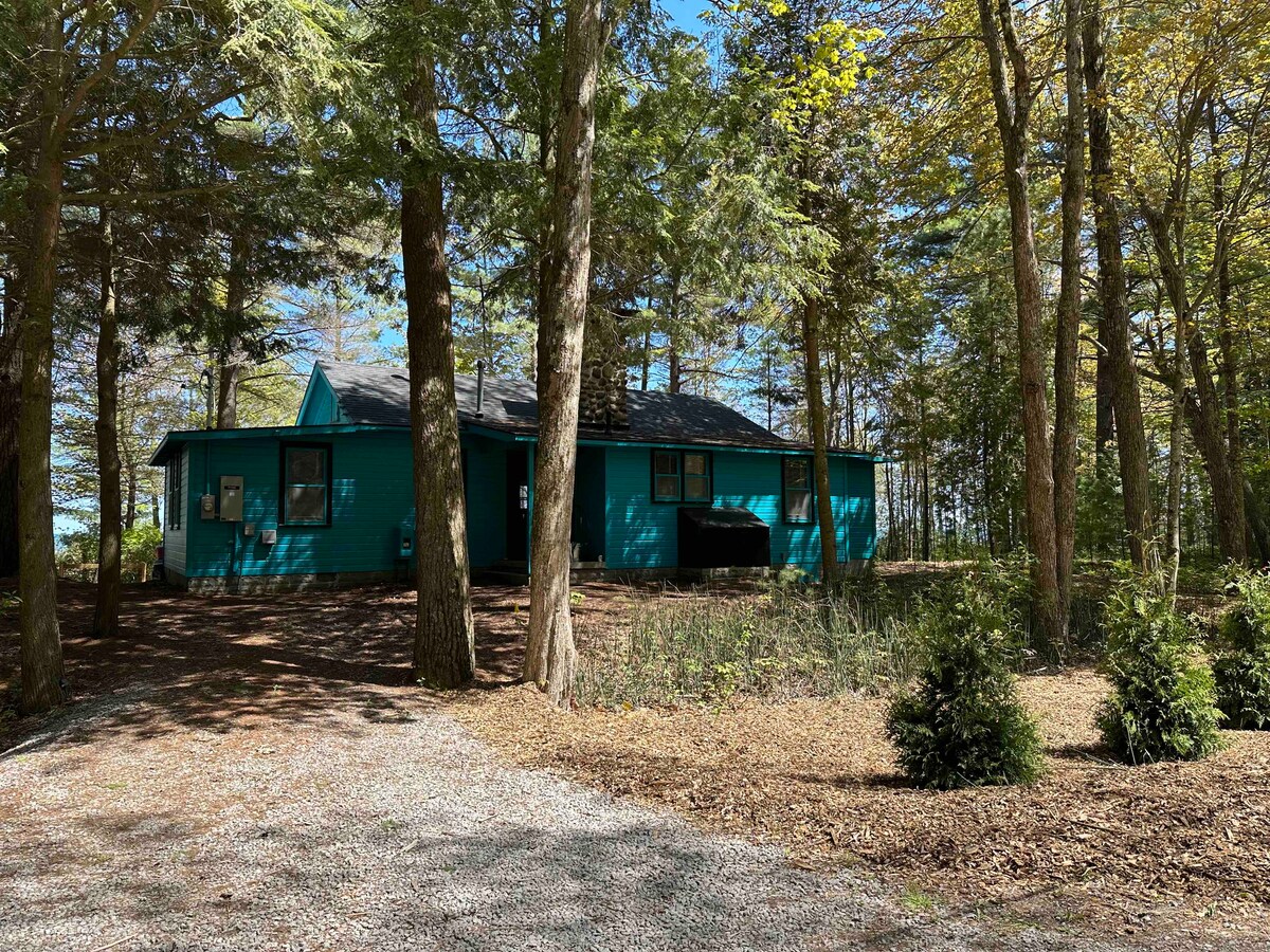 Lake Huron Beach-front Cottage