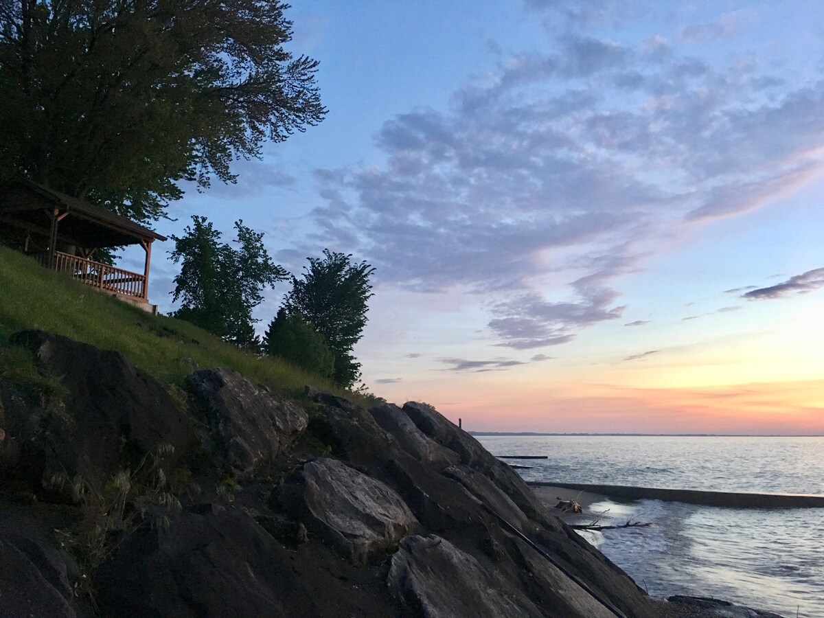 伊利湖（ Lake Erie ）海景房，靠近雪松角（ Cedar Point ）