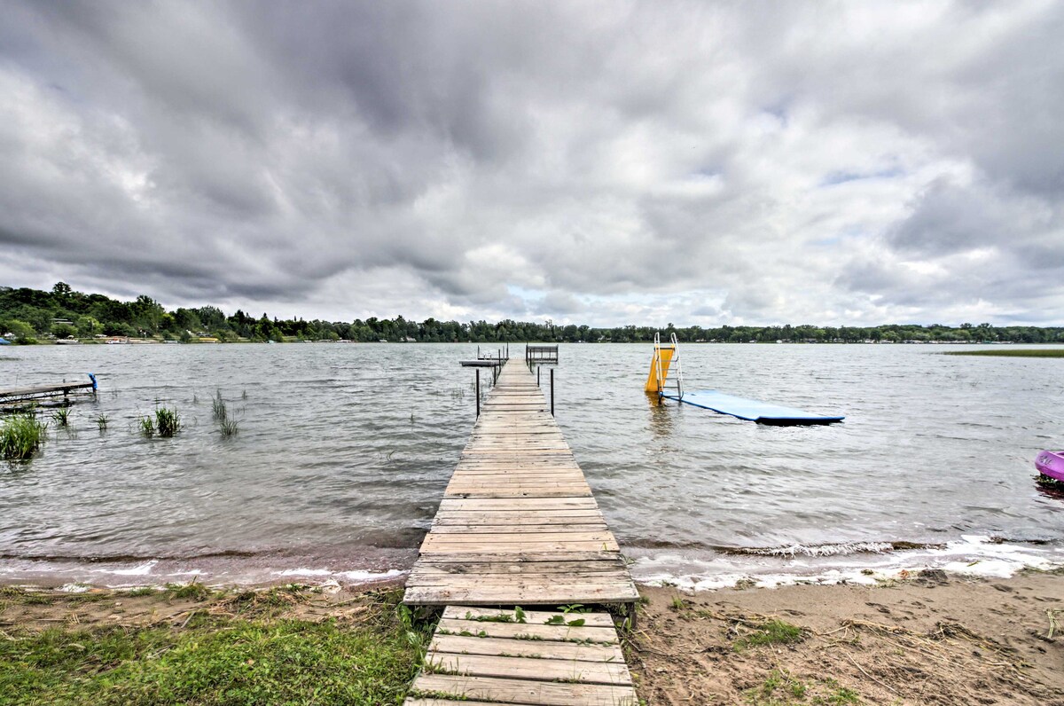 Lovely Lake Cabin: Boat Rentals & On-Site Bar