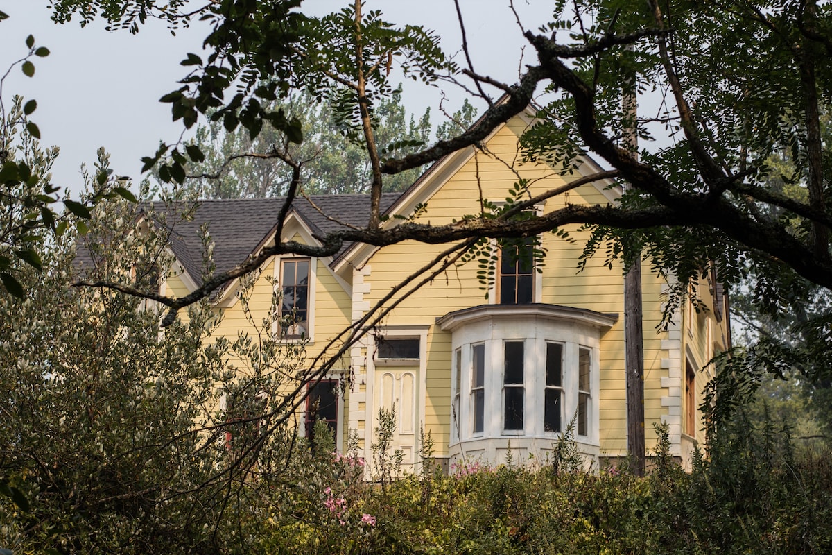 The Quintessential Farmhouse on the Lost Coast