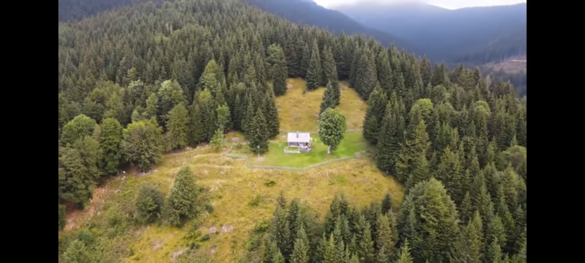 Mountain Cabin
Off-grid
National Park 
Bohinj