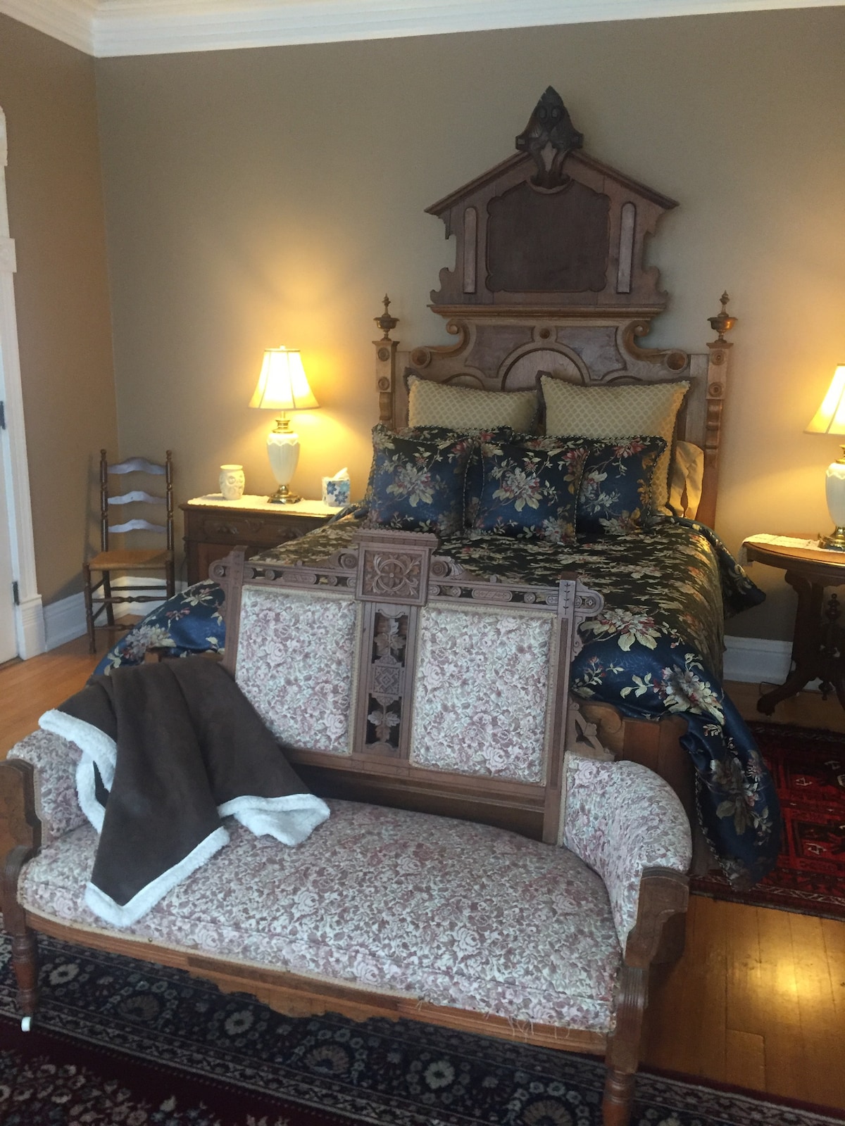 Enoch J Fargo Suite - Fargo Mansion Inn B&B - Licensed, Certified & Inspected