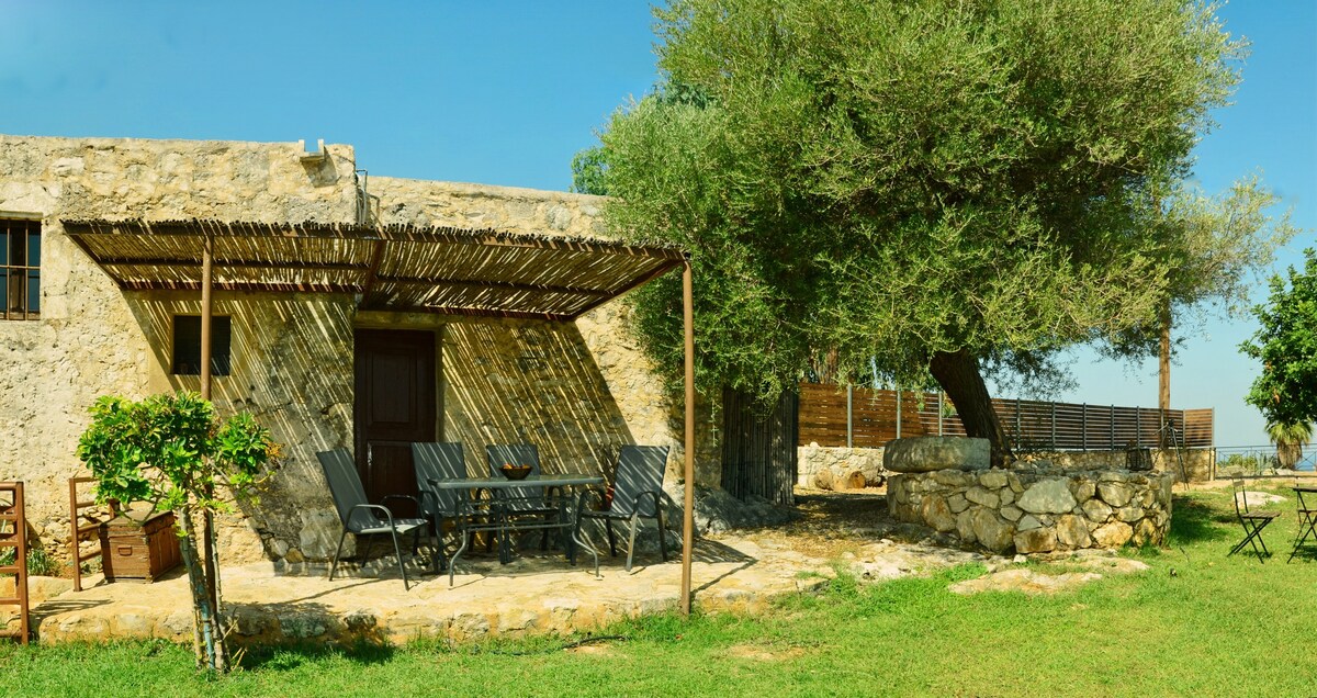 Elia House-Traditional house Aptera