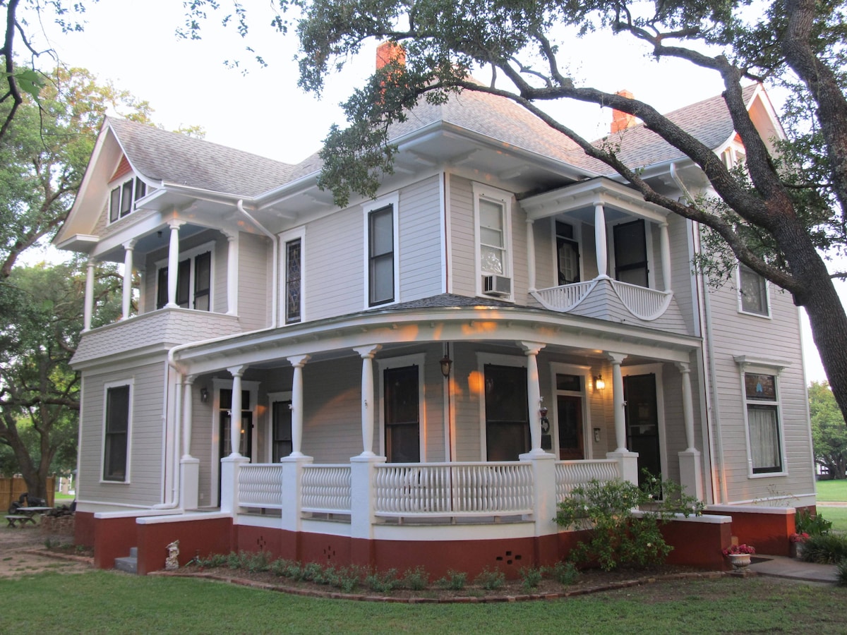 The Pin Oak Bed and Breakfast