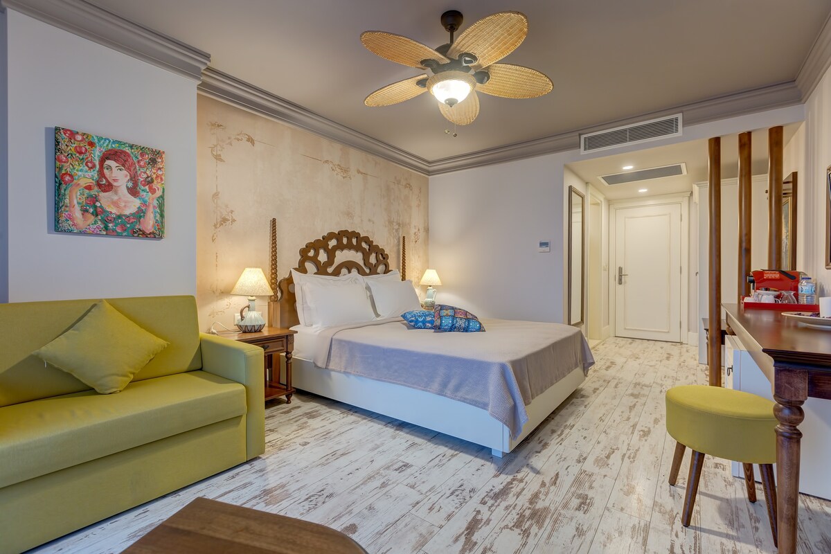 Triple Room with Sea View | Esperanza Hotel