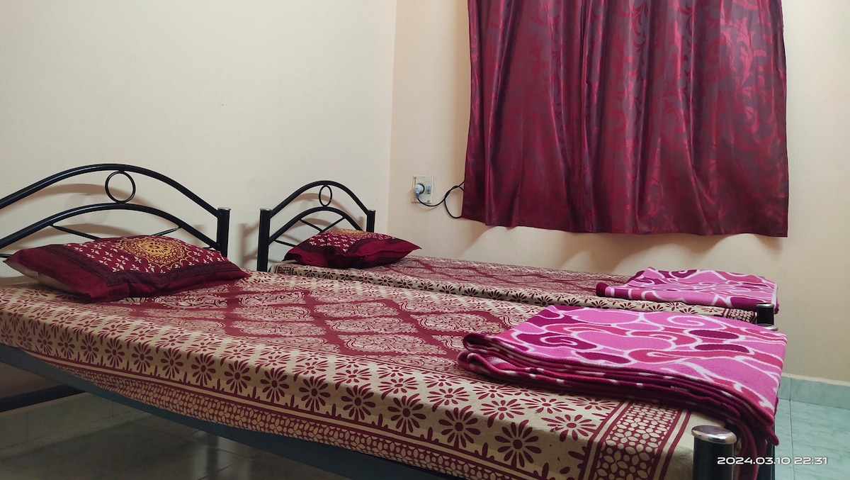 Raj Home Stay -Affordable price @Chennai AC Room