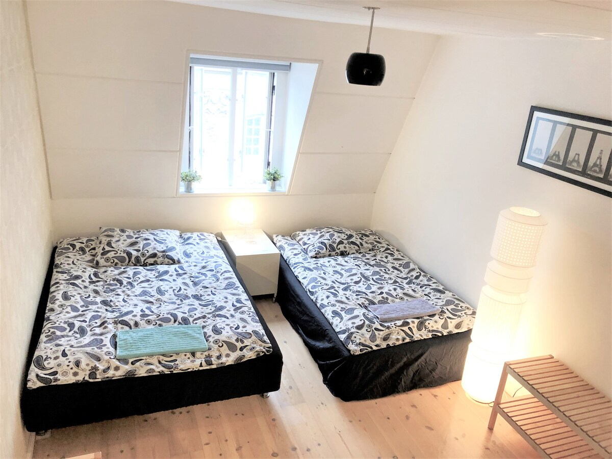 King's neighbour / Metro / 20 sq m / 2 beds