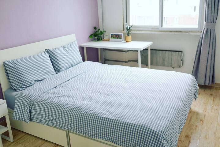 市中心超干净整洁卧室room-transformer,出门地铁口,毗邻使馆区