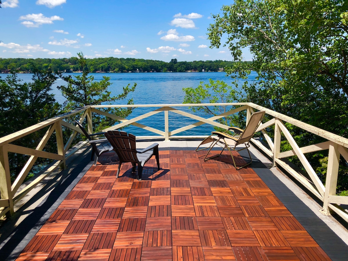 Lake Sylvia Cottage in the Woods