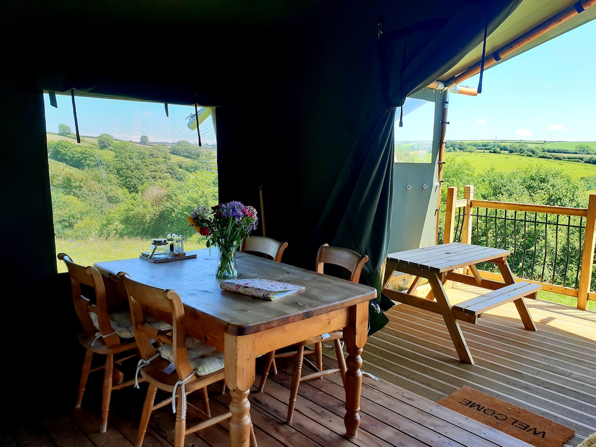 Brackenhill - Luxury Glamping with Hot Tub