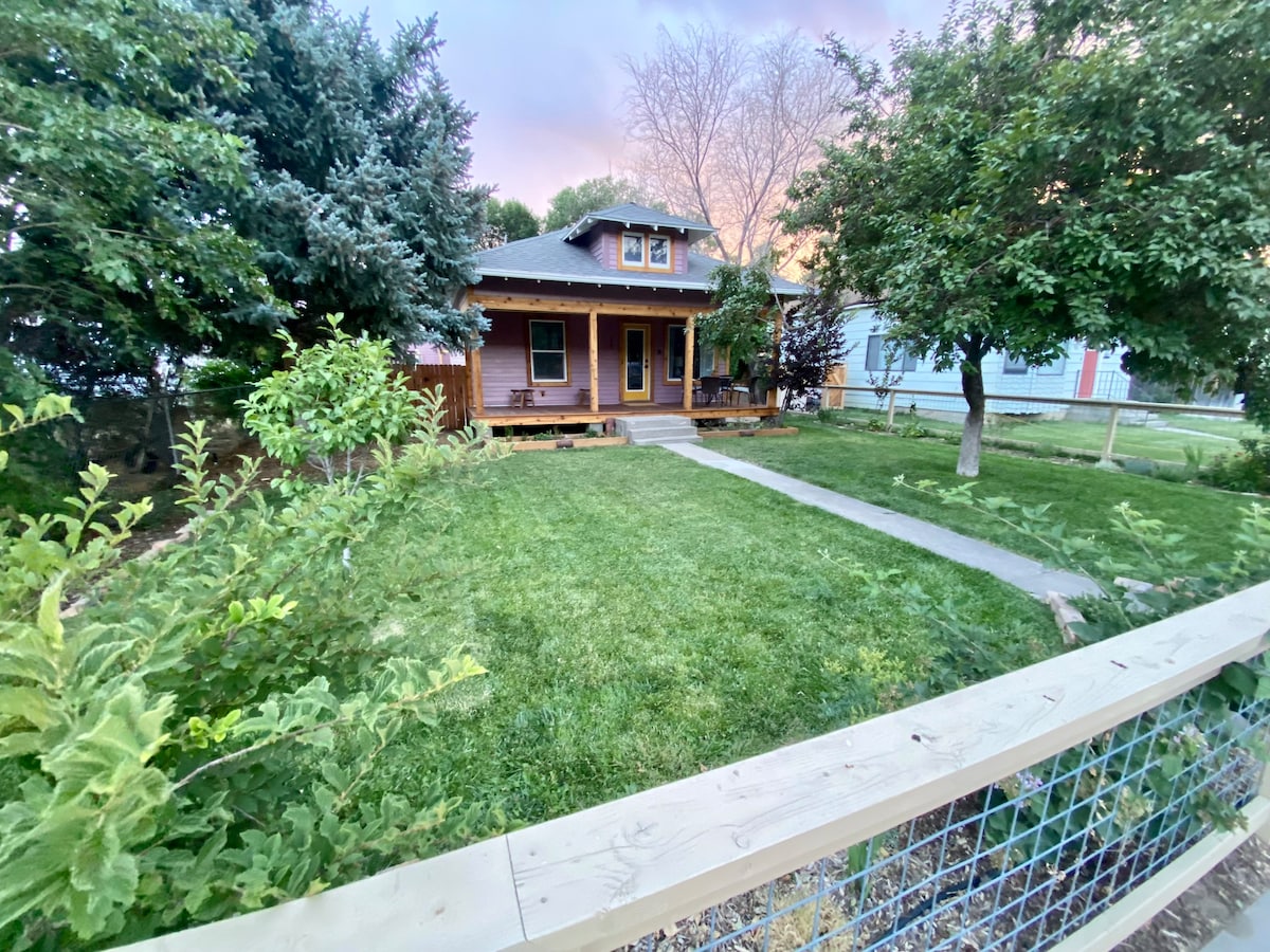 Downtown Historic Palisade Garden Bungalow