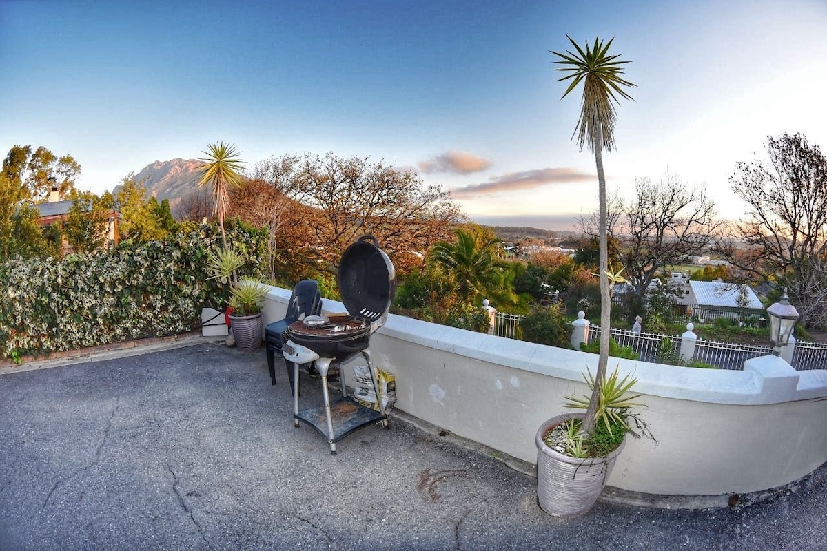 Stellenbosch -大型自助式单身公寓。