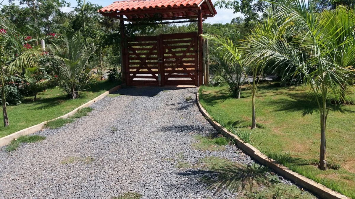 Quinta das Palmeiras遗址距离Moc 14公里，带泳池