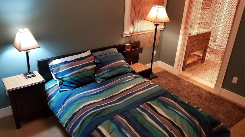 clean comfy bed & bath in contemp sw portland home