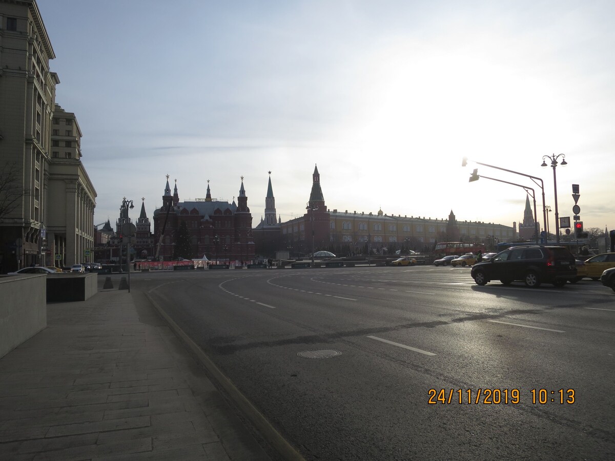 克里姆林（ Kremlin ）附近的特维尔斯卡亚广场（ Tverskaya Square ）独一无二的景色。舒适