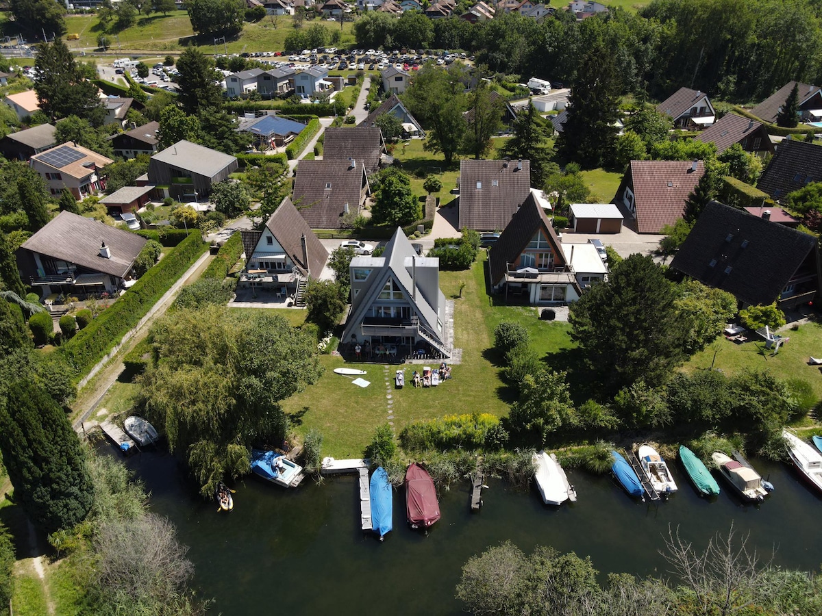 Komfortables Ferienhaus direkt am See