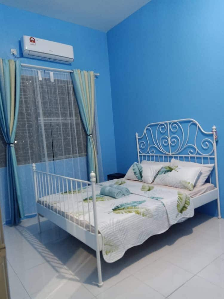 Bota TheDaun Homestay Taman Indera