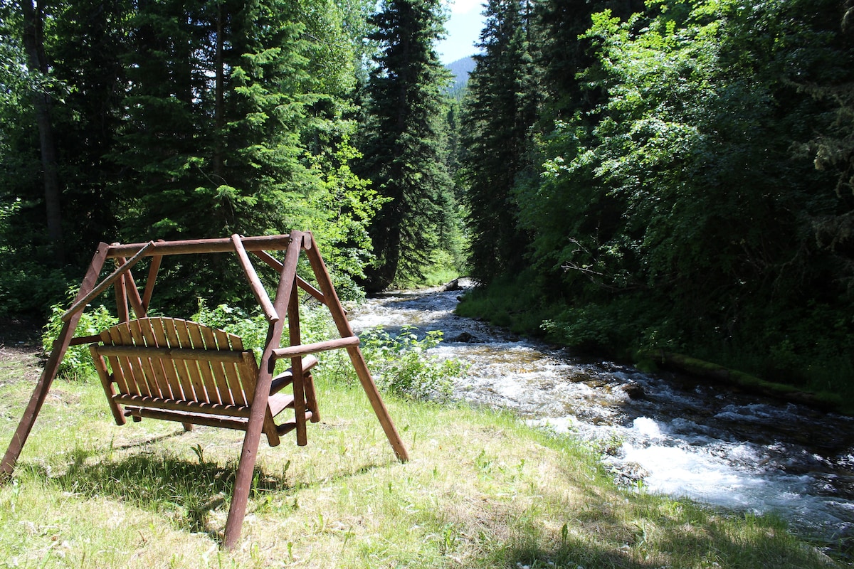 Bozeman附近Cottonwood Creek小木屋度假胜地