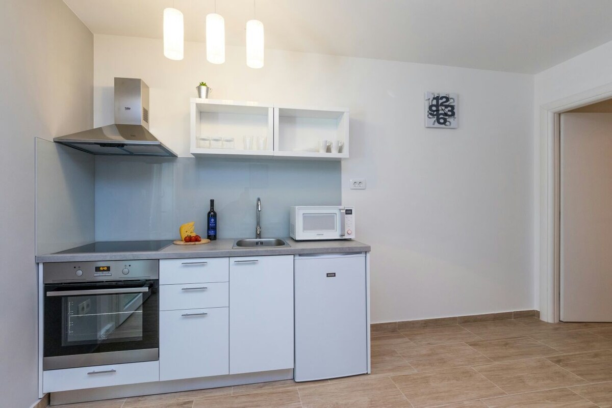 NEW cosy and modern apartment Kastela, Split