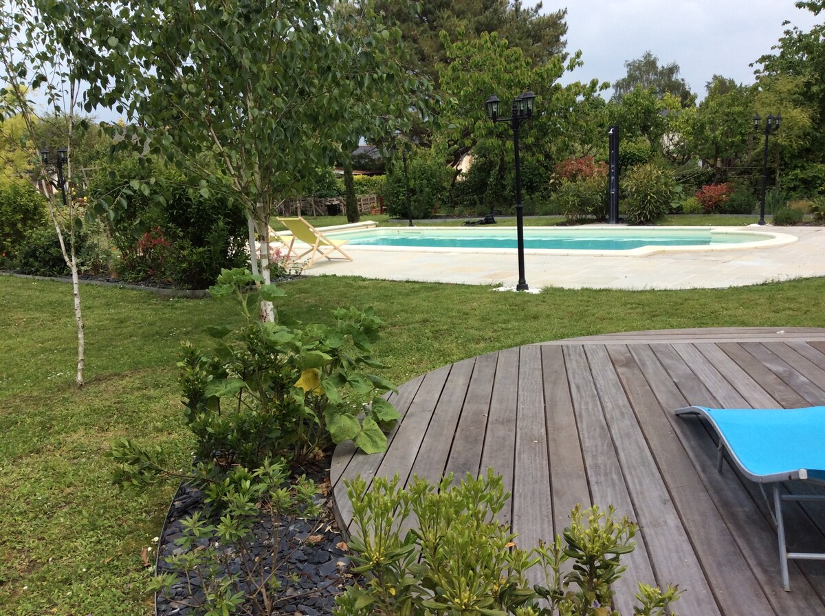 安茹（ Anjou ）的Gite ：恒温水泳池，大自然和舒适