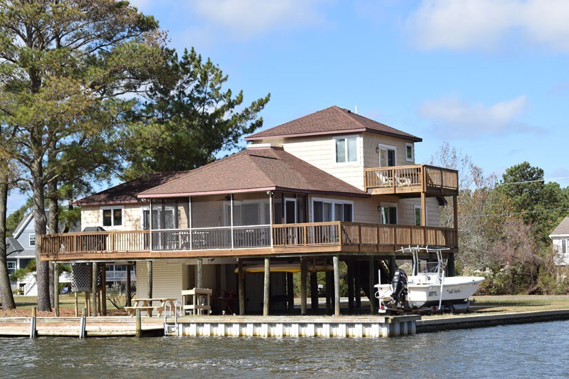 Dockside Dreams-Canal front on Oyster Bay