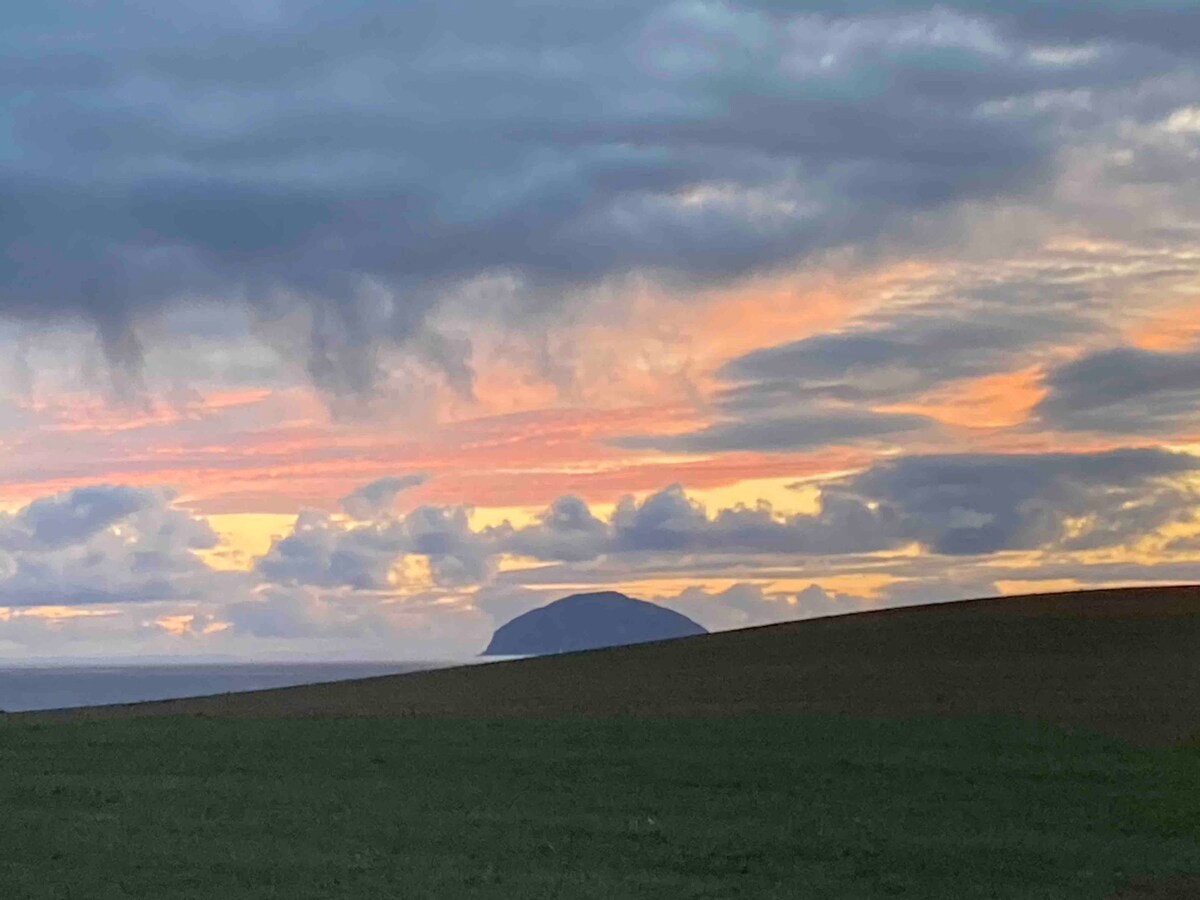 Luxury caravan at Turnberry - short walk to beach