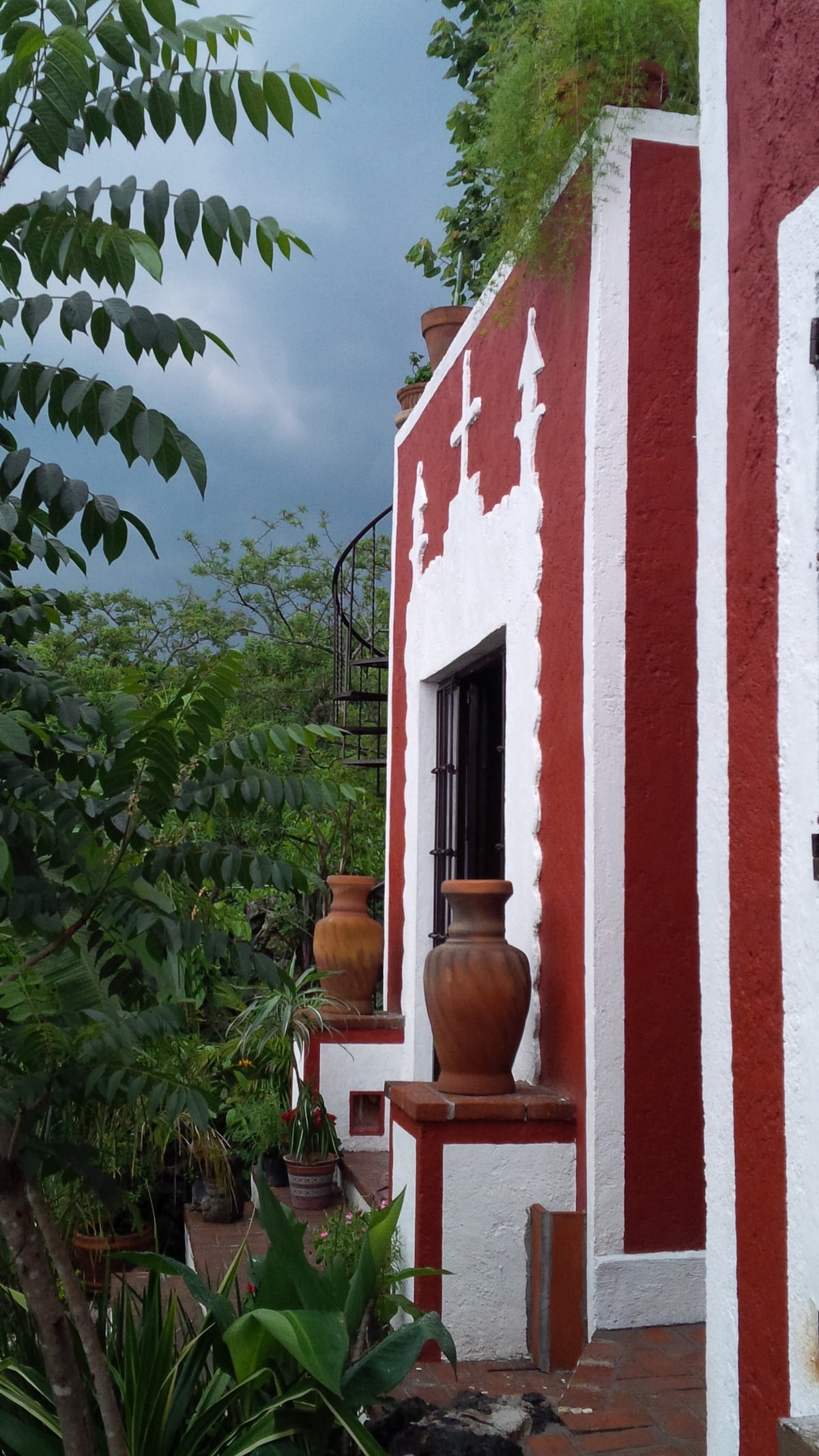 Tepoztlán ：艺术与生活的单卧室小屋