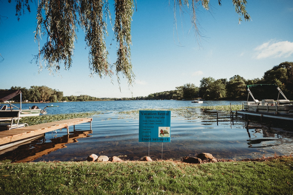 海滨乡村小屋，位于美丽的Upper Long Lake ！