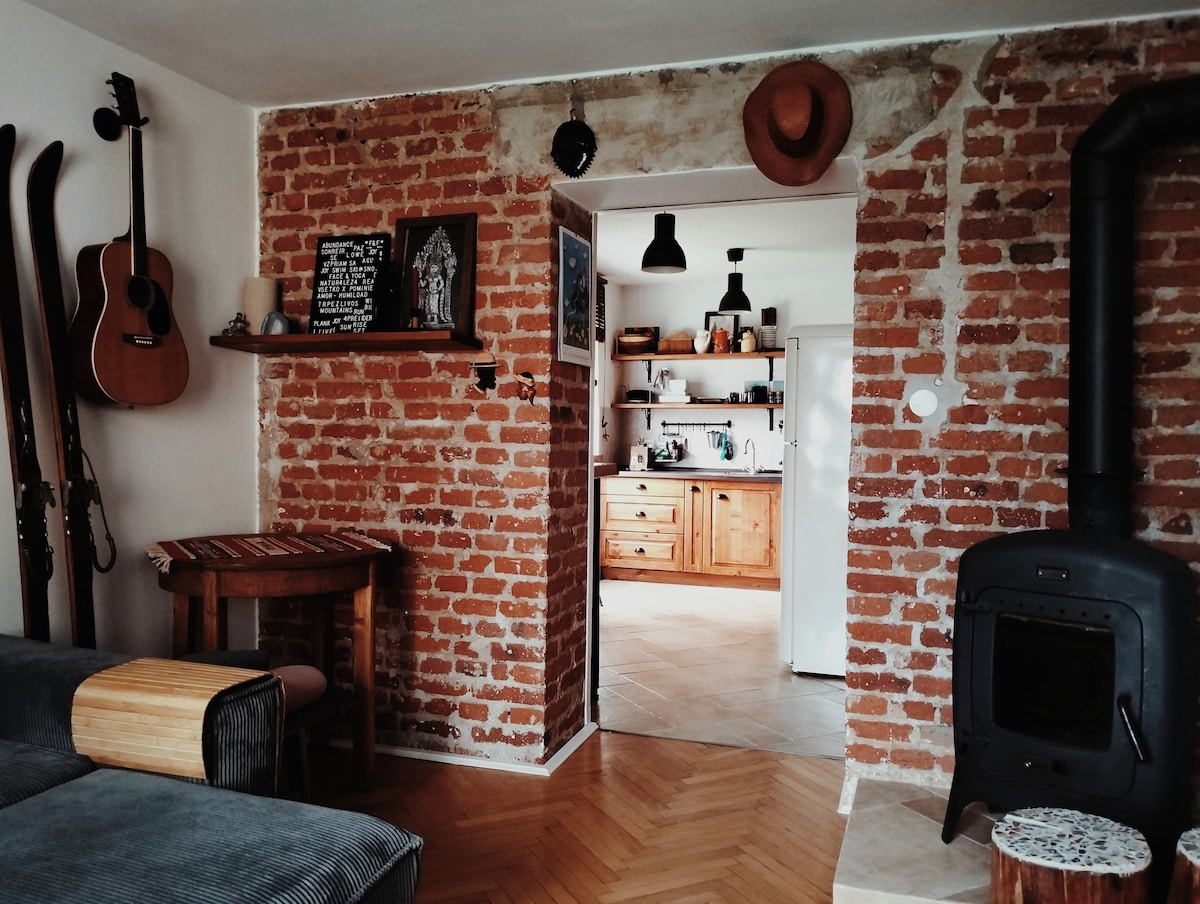 Cozy Old Town Apartment