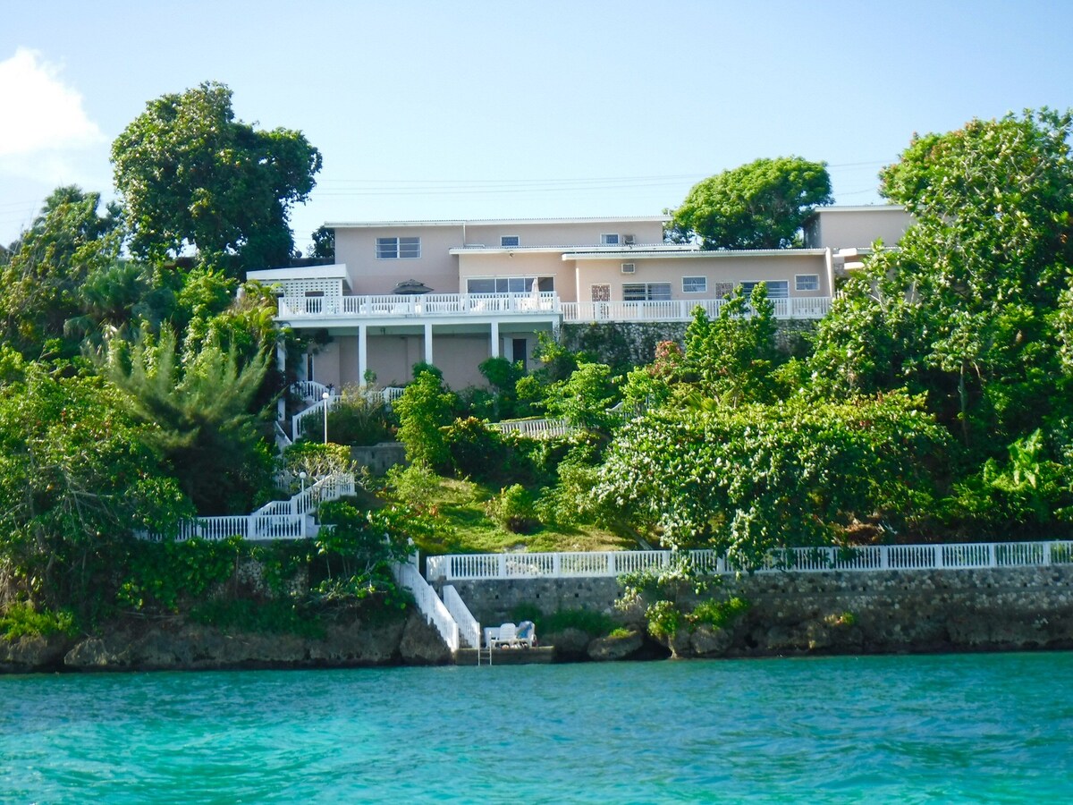 Ocean front villa, Full Staff, Snorkeling on Reef