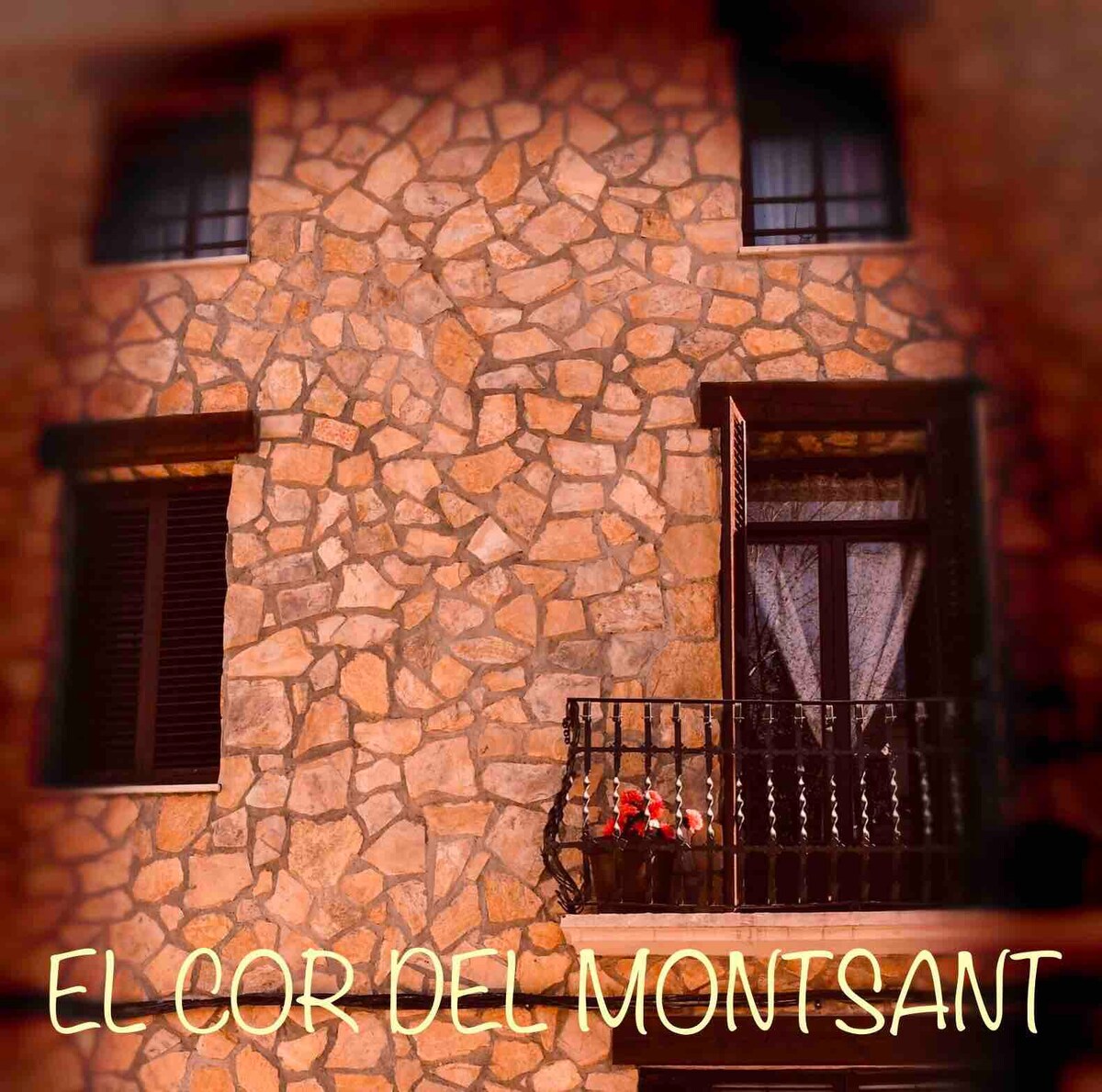 EVA & TRAVEL - El Cor del Montsant 8P