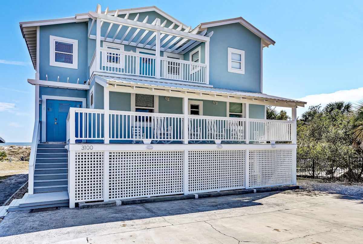 Duke 's Beach House | Oceanfront | Deck | Sleep 13