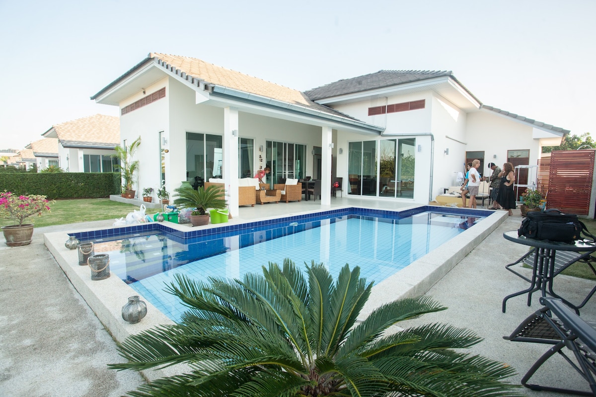 漂亮的泳池别墅，位于华欣的安静区域