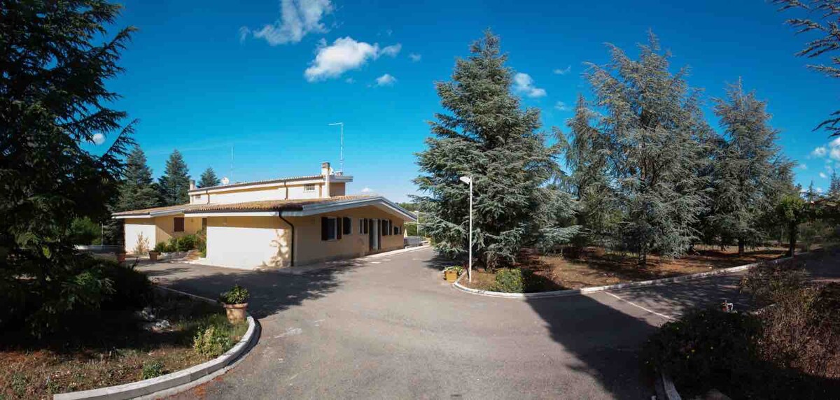 VILLA CHIARA con vista Castel del Monte