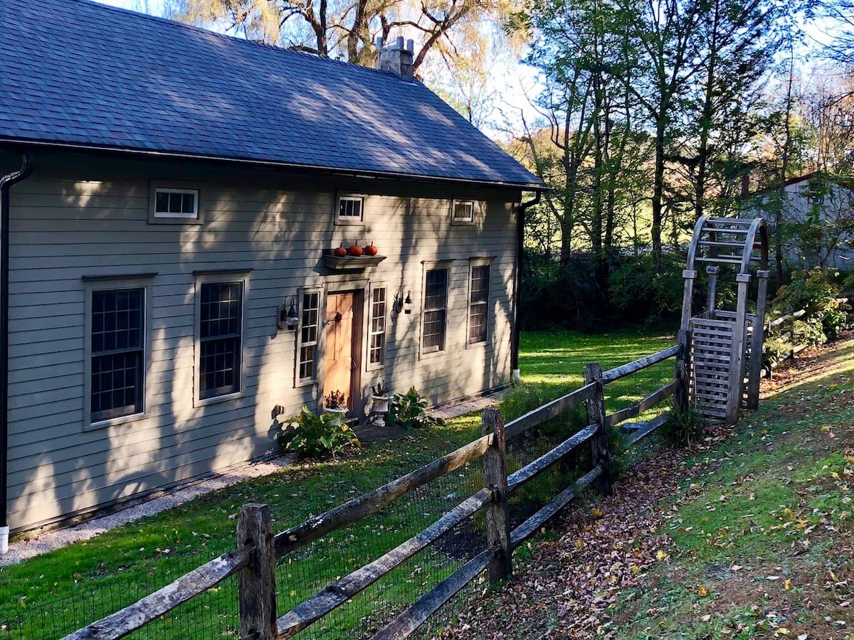 Lovely Farmhouse Getaway, 2hrs to NYC