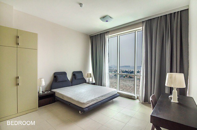 全海和Burj Al Arab面向宽敞的1张床