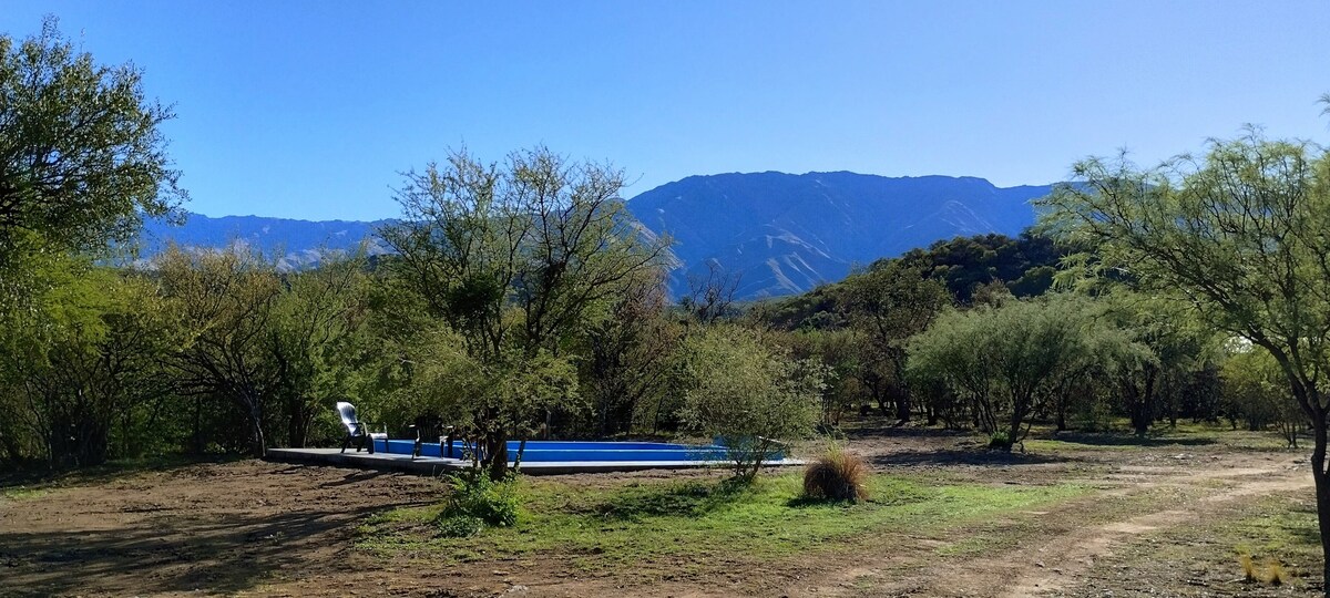 Cabaña en Traslasierra, pileta, parque y parrilla