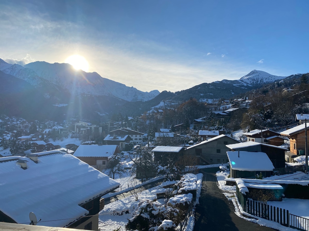 俯瞰勃朗峰山脉的公寓