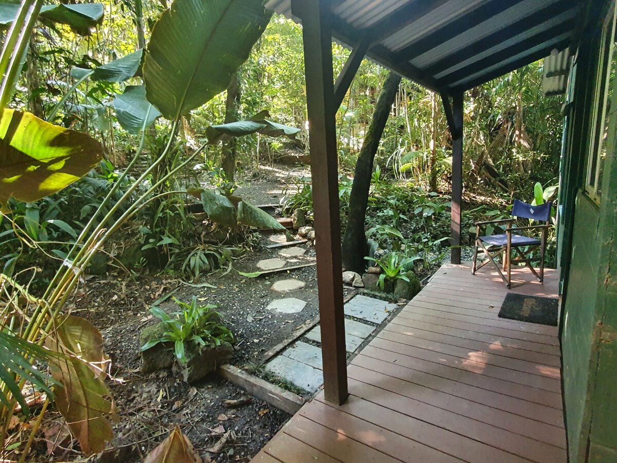 Cassowary House - Catbird Cottage