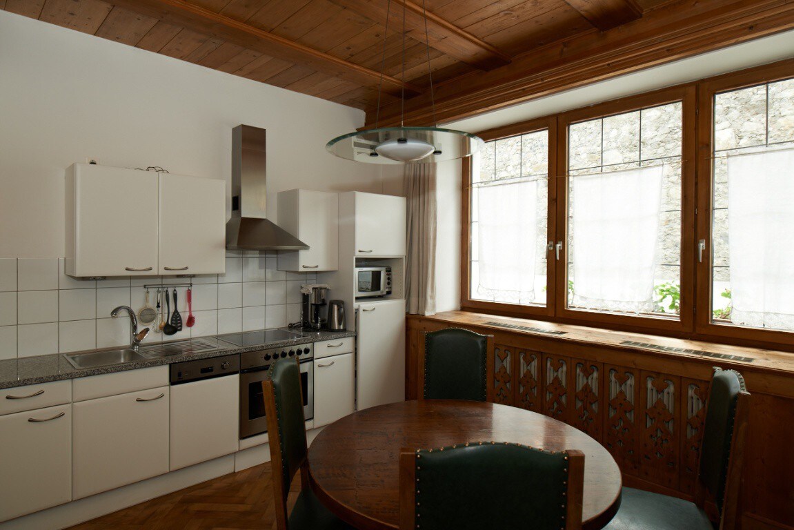Large apartment in "hunting" style for 4 persons