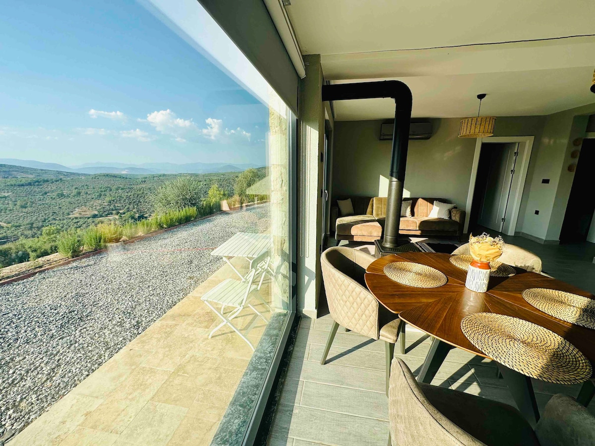 Panaromic view Modern Farmhouse @hilltop_estate