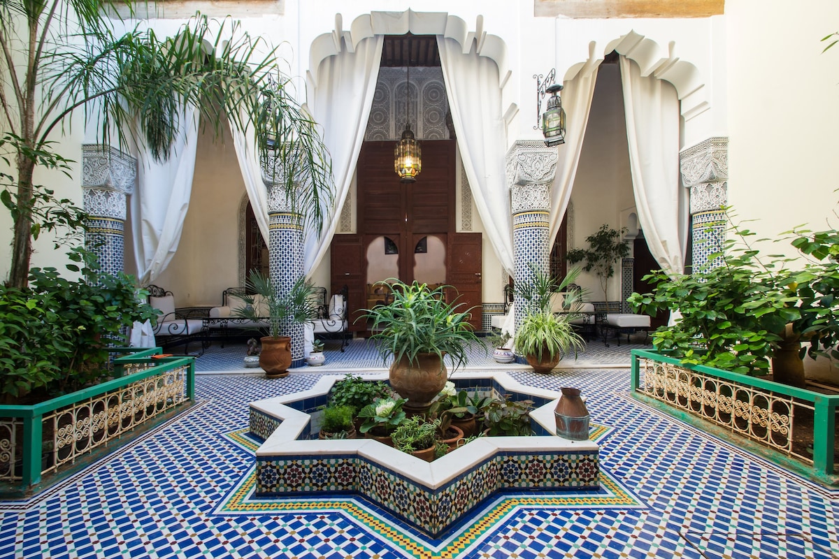 Riad Vega/含早餐