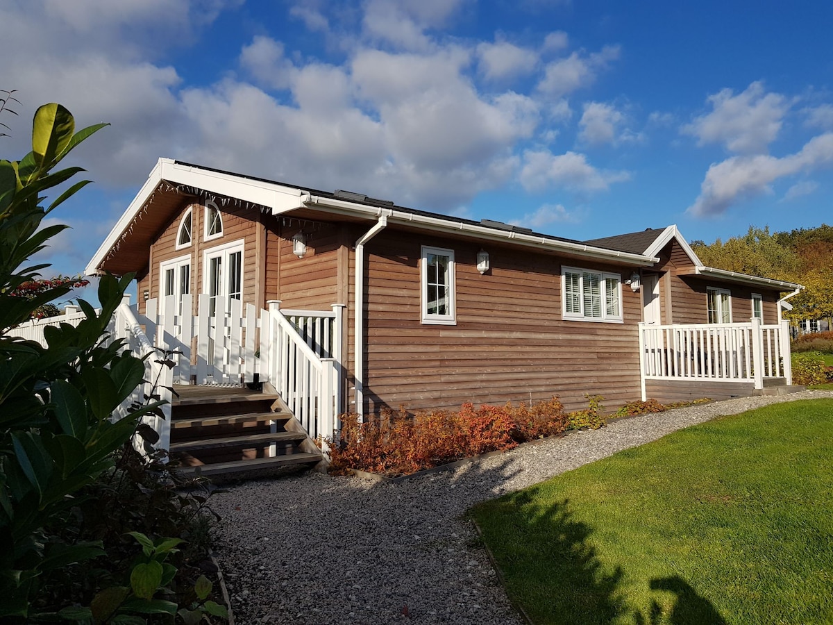 Bay Tree Lodge, Mercia Marina, Willington.