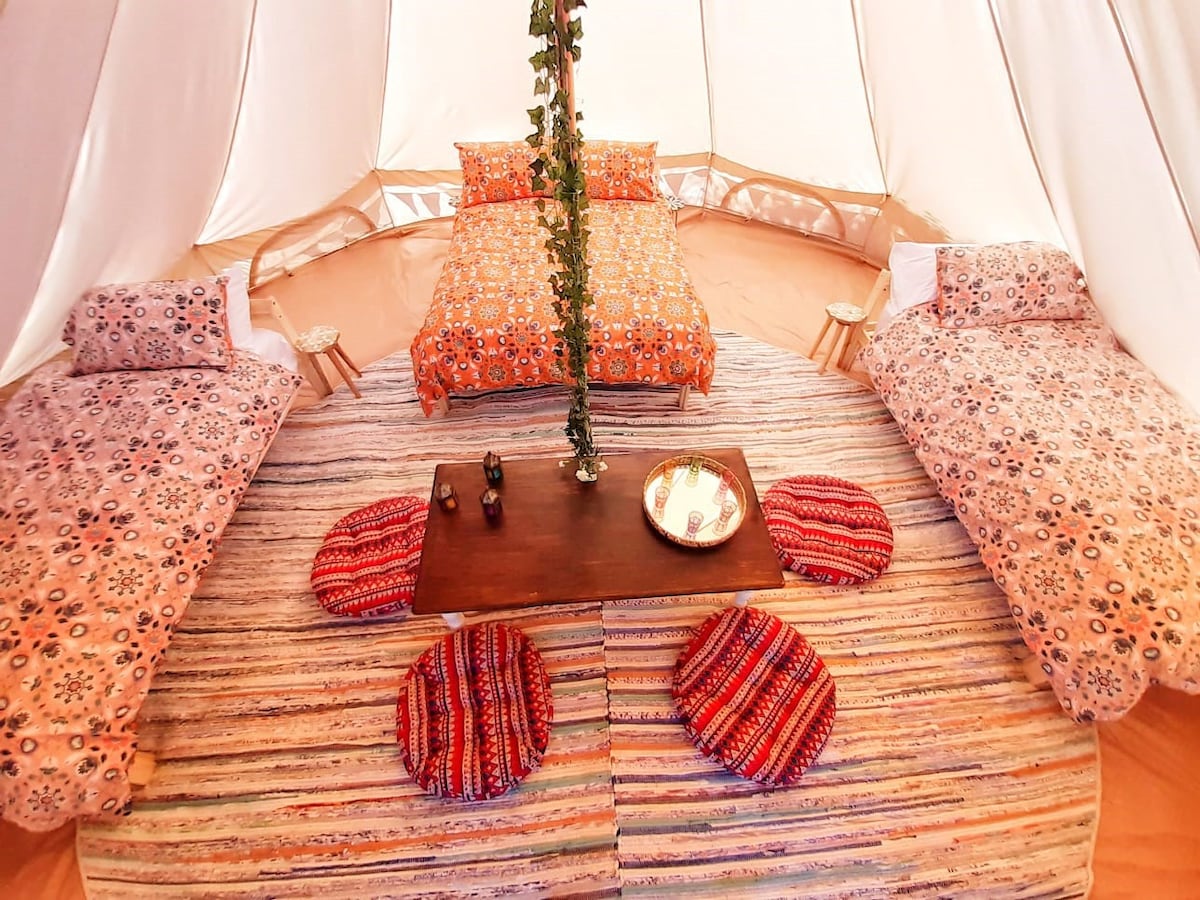 Lovely Bell Tent for 4 at Alpaca Farm